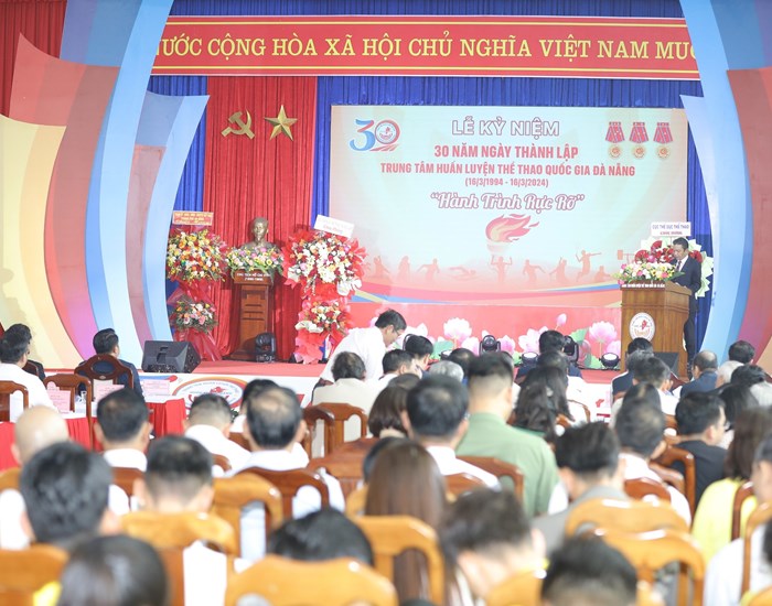 Thứ trưởng Bộ VHTTDL Hoàng Đạo Cương dự lễ kỷ niệm 30 năm thành lập Trung tâm huấn luyện thể thao quốc gia Đà Nẵng - Anh 2