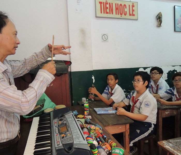 Giáo viên dạy âm nhạc trong các trường phổ thông: Thiếu và yếu - Anh 1