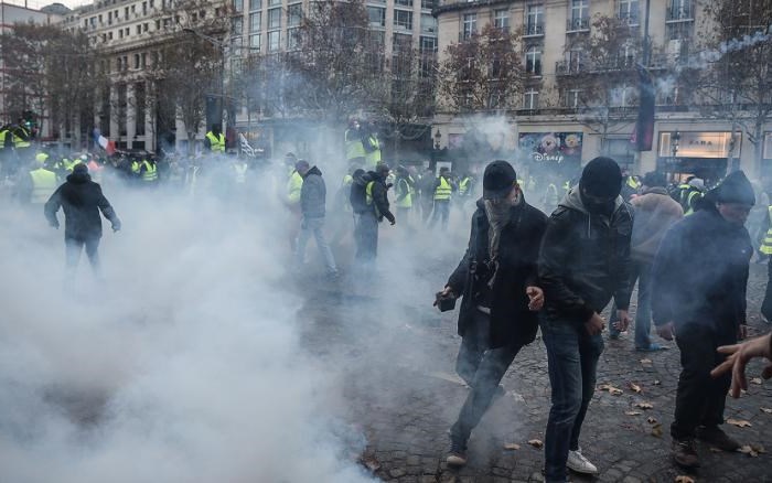 Pháp: Ứng phó với biểu tình “áo vàng” - Anh 1