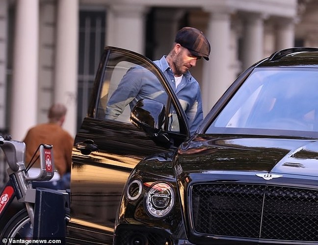 David Beckham “đốn tim” fan với vẻ điển trai và gu thời trang phong cách - Anh 10