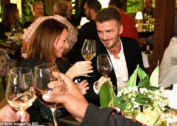 David Beckham “đốn tim” fan với vẻ điển trai và gu thời trang phong cách - Anh 7