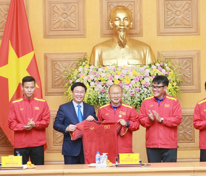 Thủ tướng Nguyễn Xuân Phúc: 