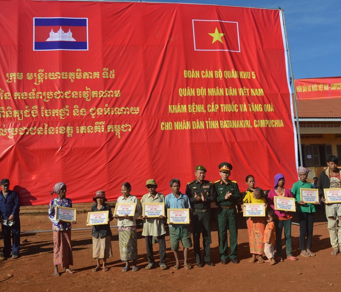 40 năm chiến thắng chiến tranh bảo vệ biên giới Tây Nam (7.1.1979 -7.1.2019): Như thấy lại hình ảnh quân tình nguyện Việt Nam - Anh 1