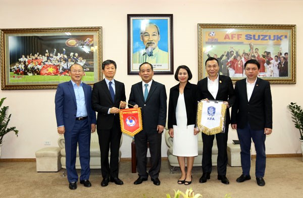 Tăng cường mối quan hệ hợp tác hữu nghị giữa bóng đá Việt Nam và Hàn Quốc - Anh 1
