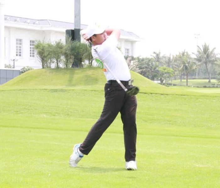 Nguyễn Đặng  Minh thi đấu ấn tượng tại Giải golf FLC Hanoi Junior - Anh 1