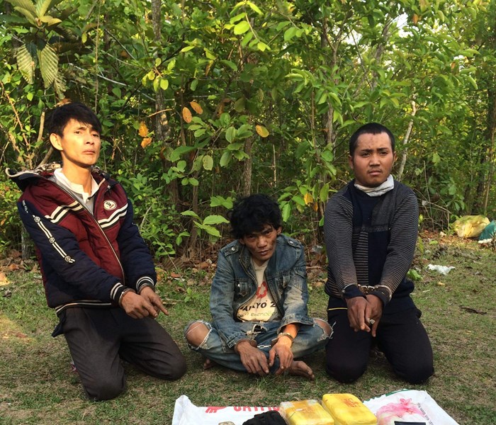 Triệt phá vụ mua bán, vận chuyển 24.000 viên ma túy từ Lào về Việt Nam - Anh 3