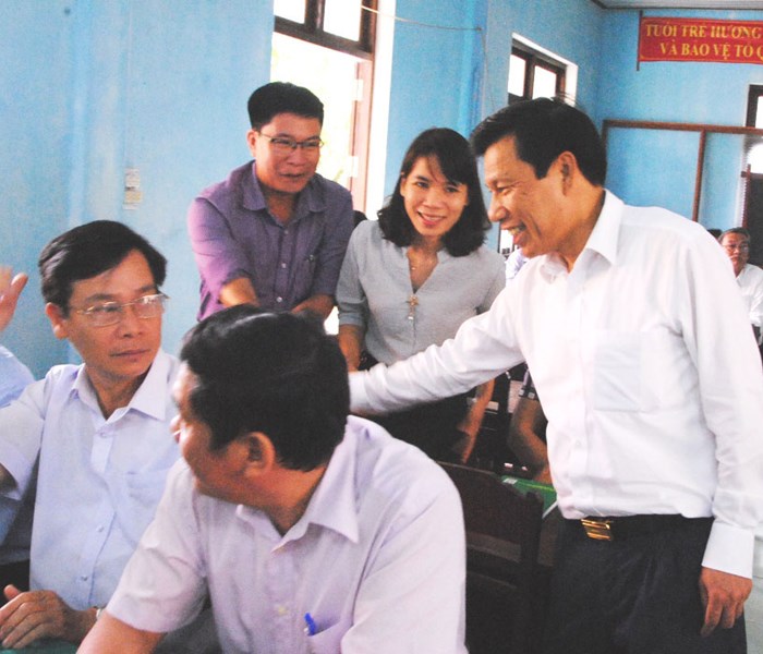 Tiếp xúc cử tri tại huyện Nam Đông (TT Huế), Bộ trưởng Nguyễn Ngọc Thiện: Quy hoạch phải dành quỹ đất cho công trình văn hóa – thể thao - Anh 3