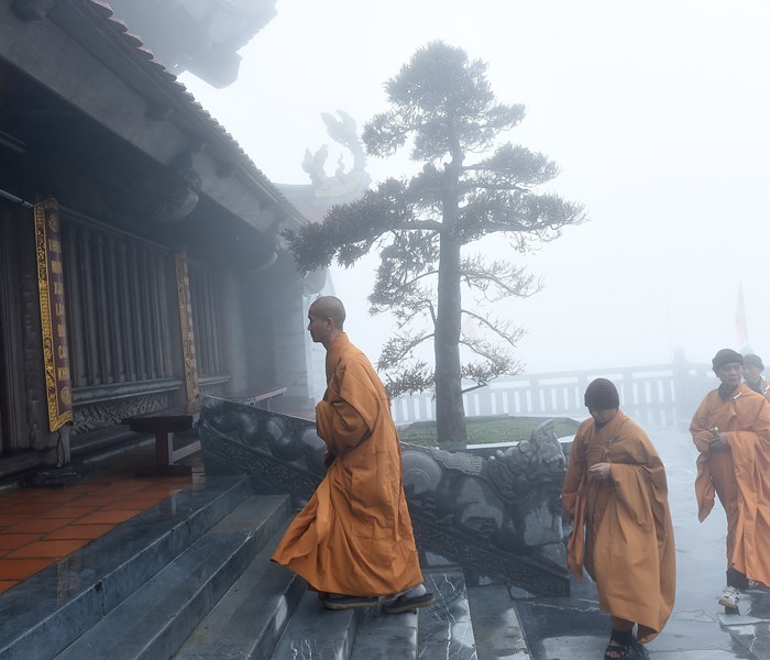 Quần thể văn hóa tâm linh Fansipan hấp dẫn các đoàn hành hương mùa Phật Đản 2018 - Anh 1