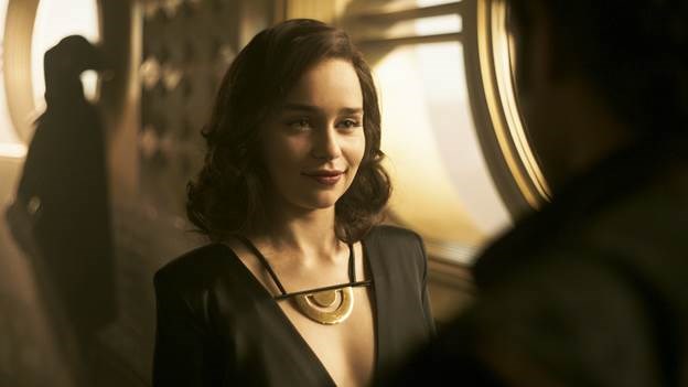 Emilia Clarke - “Mẹ Rồng” uy nghiêm lột xác thành đả nữ nóng bỏng trong ‘Solo: Star Wars ngoại truyện” - Anh 4