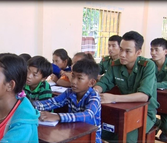 Học chữ Khmer ở vùng biên giới Giang Thành - Anh 1