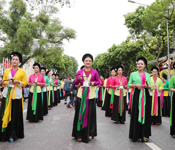 Lễ hội đường phố Hà Nội  kỉ niệm 10 năm điều chỉnh địa giới hành chính - Anh 3