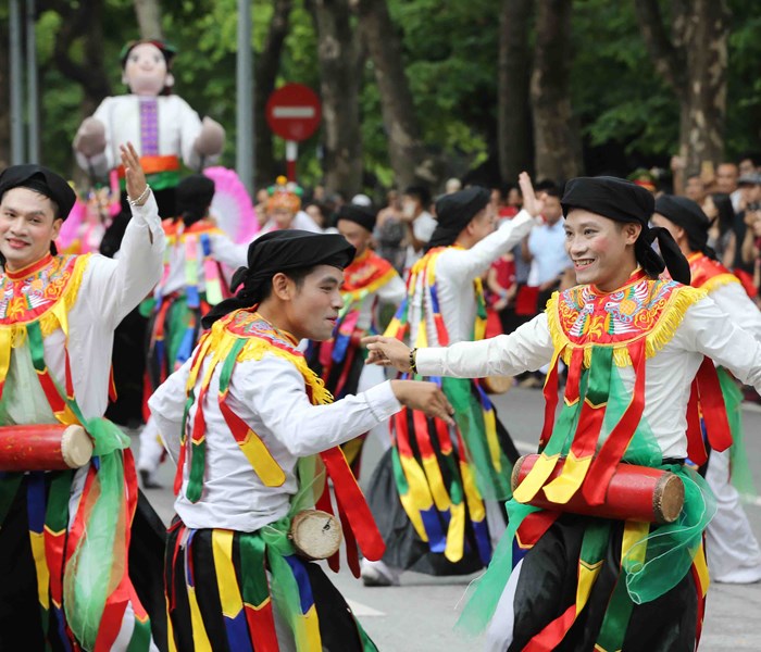 Lễ hội đường phố Hà Nội  kỉ niệm 10 năm điều chỉnh địa giới hành chính - Anh 7