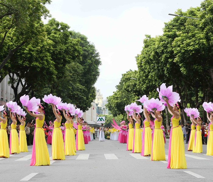 Lễ hội đường phố Hà Nội  kỉ niệm 10 năm điều chỉnh địa giới hành chính - Anh 8