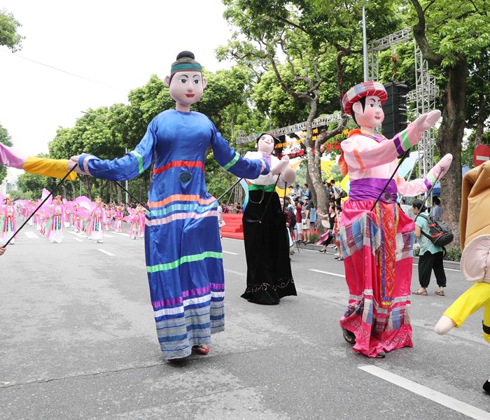 Lễ hội đường phố Hà Nội  kỉ niệm 10 năm điều chỉnh địa giới hành chính - Anh 10