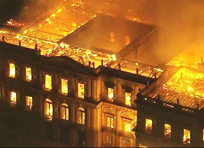 Cháy lớn tại Bảo tàng Quốc gia Brazil: Gần 20 triệu cổ vật bị phá hủy - Anh 2