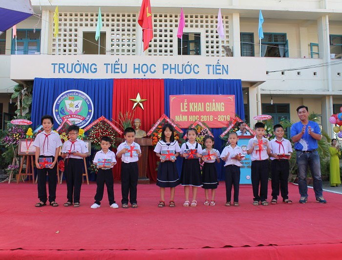 Khánh Hòa:​ Hơn 265.000 học sinh dự lễ khai giảng năm học mới - Anh 2