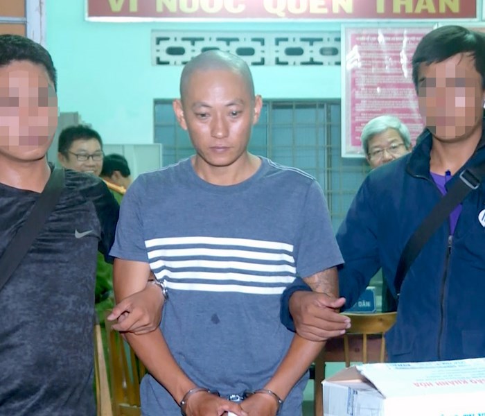 Chân dung 2 nghi phạm cướp ngân hàng ở Khánh Hòa - Anh 1