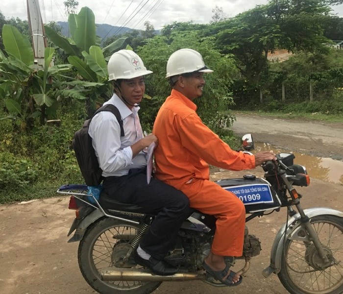 Khánh Hòa: Người thợ điện của buôn làng - Anh 1