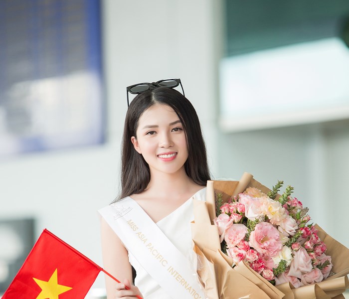 Hoa khôi Huỳnh Thuý Vi lên đường tham dự cuộc thi Hoa hậu châu Á-Thái Bình Dương - Anh 1