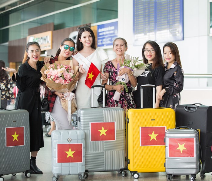 Hoa khôi Huỳnh Thuý Vi lên đường tham dự cuộc thi Hoa hậu châu Á-Thái Bình Dương - Anh 2