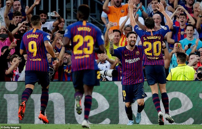 Messi nhẹ nhàng lập cú hat-trick giúp Barca đánh bại PSV - Anh 1