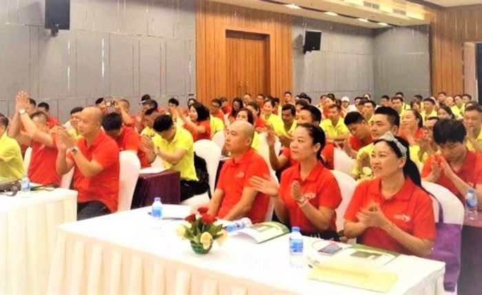 Móng Cái- Quảng Ninh: Công an vào cuộc vụ hàng trăm hướng dẫn viên  Việt Nam và Trung Quốc tổ chức “đại hội” trái phép - Anh 1