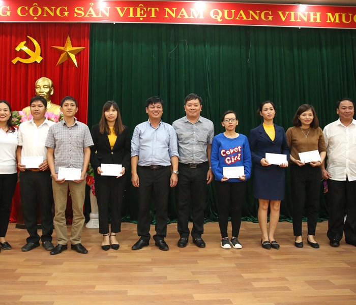 Công đoàn Bộ VHTTDL trao quà từ thiện tại Lạng Sơn - Anh 1
