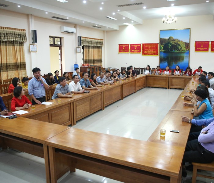 Công đoàn Bộ VHTTDL trao quà từ thiện tại Lạng Sơn - Anh 2