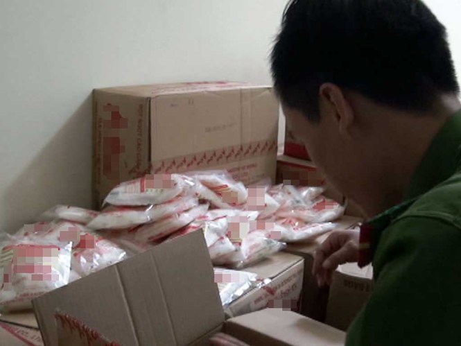 Quảng Nam: Phát hiện cơ sở làm bột ngọt giả - Anh 2