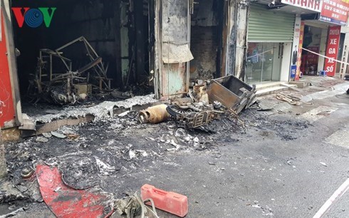 Cháy quán cà phê khiến 2 người bị bỏng nặng ở Hà Nội - Anh 2