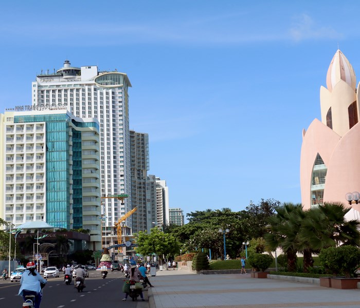 Vì sao giá phòng khách sạn ở Nha Trang thấp bất thường? - Anh 1