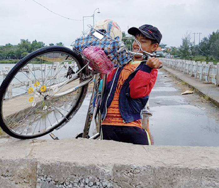 Quảng Nam:​​​​​​​ Hơn 15 nghìn người dân mỏi mòn chờ cầu mới - Anh 2
