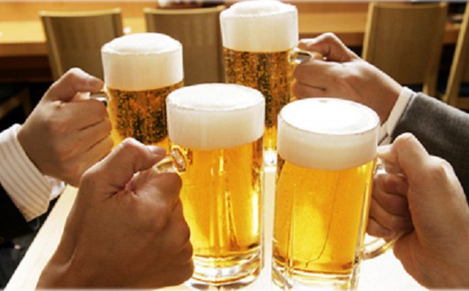 Hạn chế rượu, bia để bảo vệ gia đình và xã hội - Anh 1
