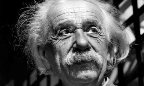 Bức thư của thiên tài Einstein được bán đấu giá gần 3 triệu USD - Anh 1