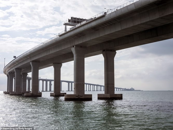 Toàn cảnh cây cầu vượt biển dài nhất thế giới của Trung Quốc - Anh 7