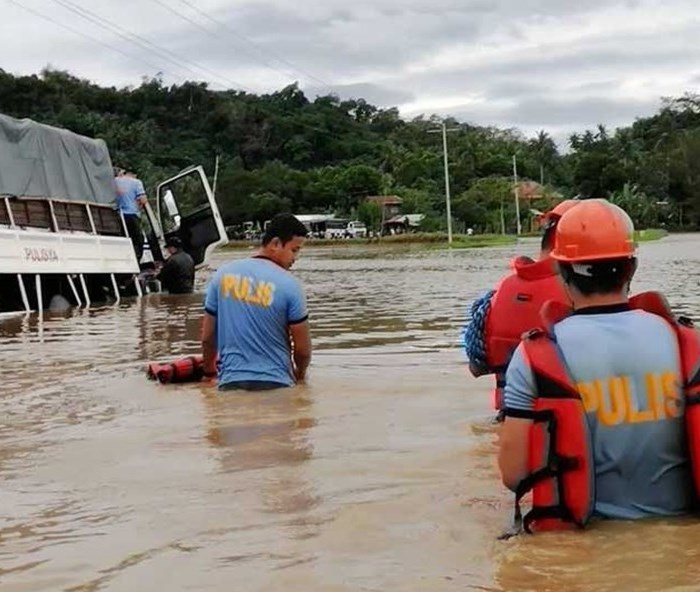 85 người chết trong lở đất, lũ lụt tàn khốc ở Philippines - Anh 1