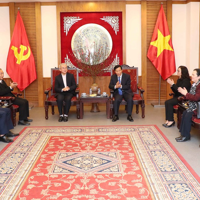 Bộ trưởng Nguyễn Ngọc Thiện tiếp Chủ tịch Ủy ban Đoàn kết Công giáo Việt Nam - Anh 1