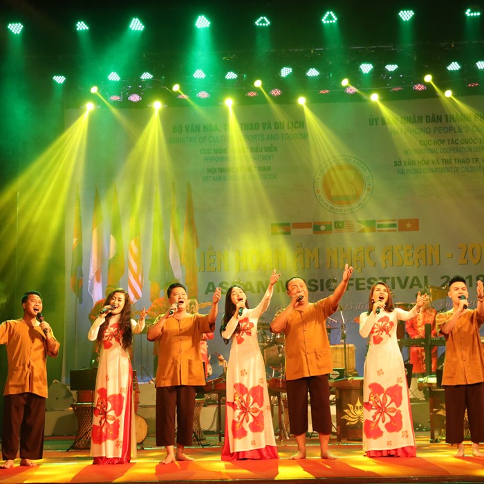 Liên hoan Âm nhạc ASEAN thắm tình hữu nghị và đoàn kết - Anh 6