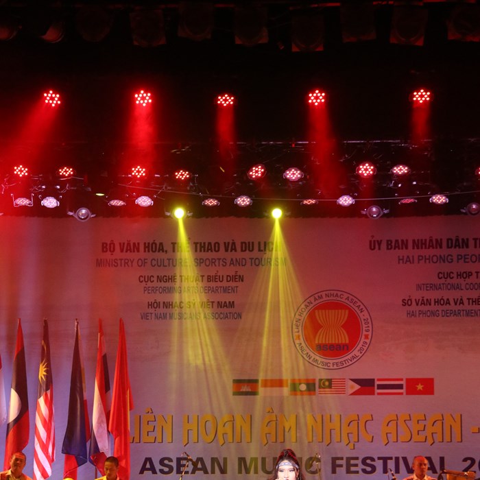 Liên hoan Âm nhạc ASEAN thắm tình hữu nghị và đoàn kết - Anh 10