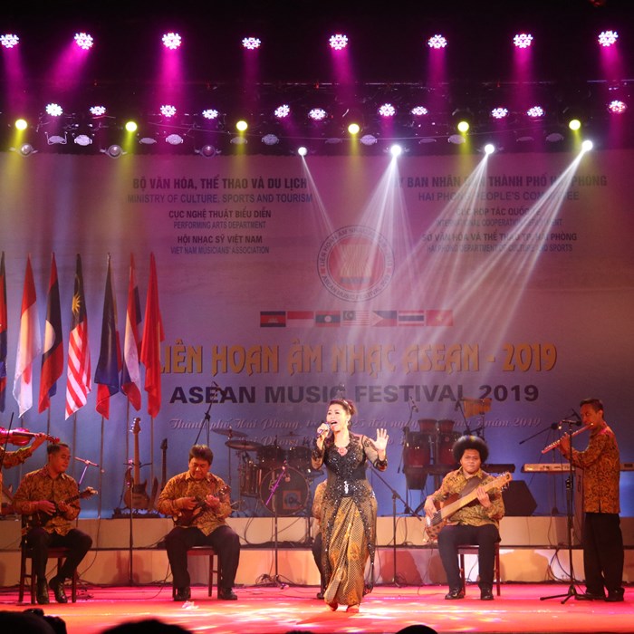 Liên hoan Âm nhạc ASEAN thắm tình hữu nghị và đoàn kết - Anh 5