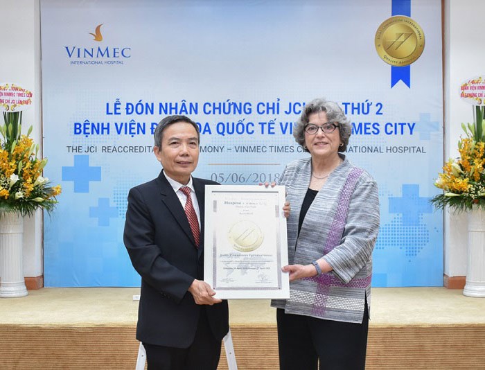 Vinmec Times City nhận chứng chỉ chất lượng quốc tế JCI lần thứ 2 - Anh 1
