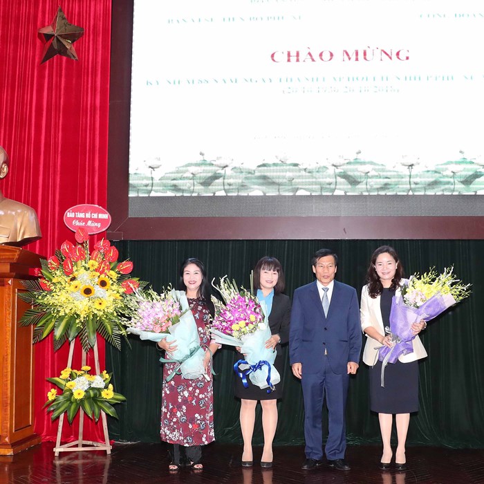 Bộ VHTTDL gặp mặt nhân kỷ niệm ngày Phụ nữ Việt Nam 20.10 - Anh 1