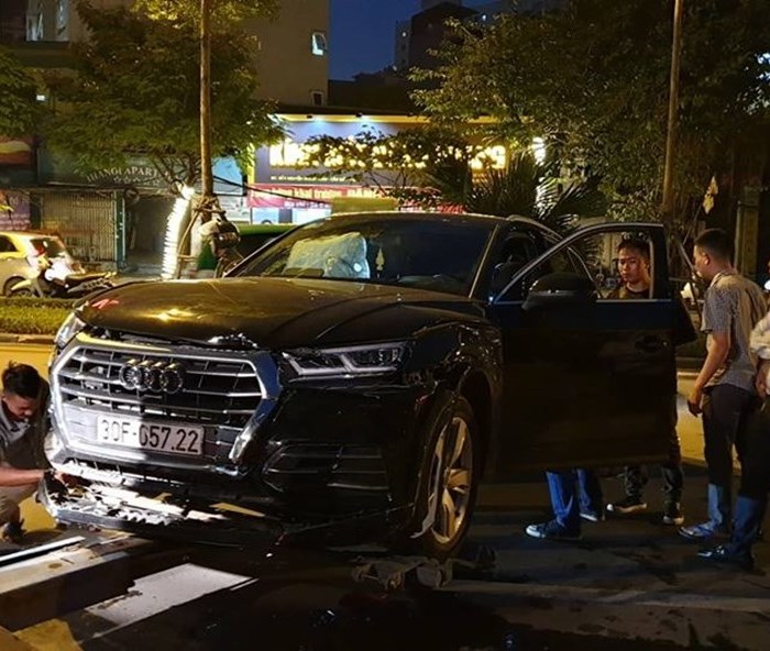 Hà Nội: Ôtô Audi Q5 gây tai nạn liên hoàn, ít nhất 2 người bị thương - Anh 1