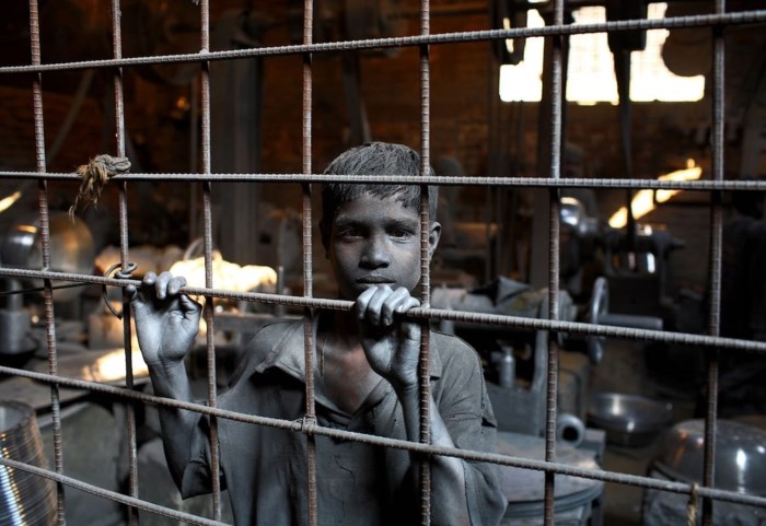 Câu chuyện đau lòng về những đứa trẻ phải “bán” tuổi thơ ở Bangladesh - Anh 13