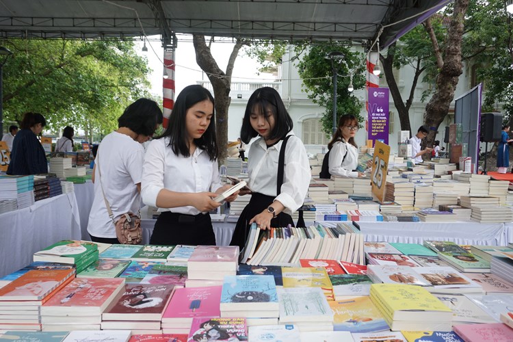 Tổ chức Ngày Sách và Văn hóa đọc tại Thừa Thiên Huế - Anh 2