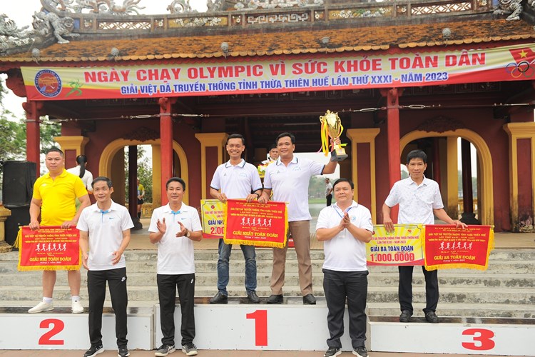 Thừa Thiên Huế: Hơn 1.700 người tham gia Ngày chạy Olympic và Giải Việt dã lần thứ 31 - Anh 3