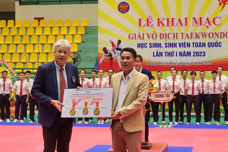 Hơn 1.000 vận động viên tranh tài Giải vô địch Taekwondo học sinh, sinh viên toàn quốc - Anh 1