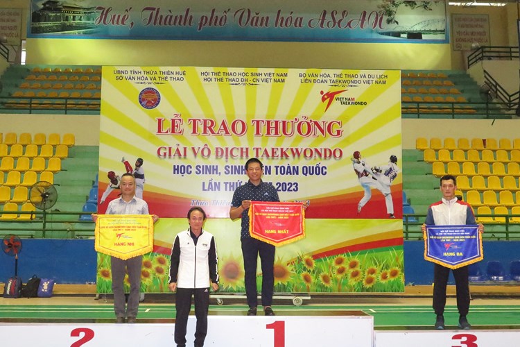 TP.Hồ Chí Minh giành giải Nhất toàn đoàn tại Giải vô địch Taekwondo học sinh, sinh viên toàn quốc - Anh 1