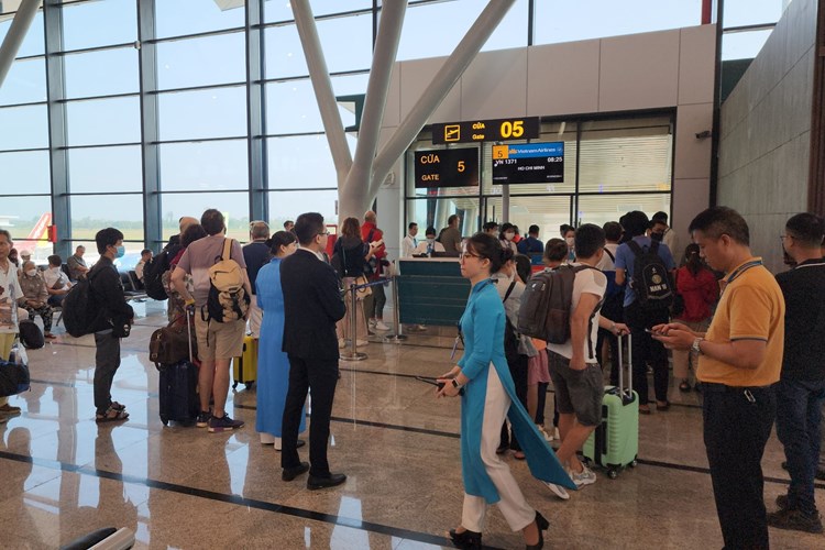 Chính thức đưa nhà ga T2 sân bay Phú Bài vào khai thác - Anh 3