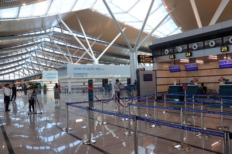 Chính thức đưa nhà ga T2 sân bay Phú Bài vào khai thác - Anh 2